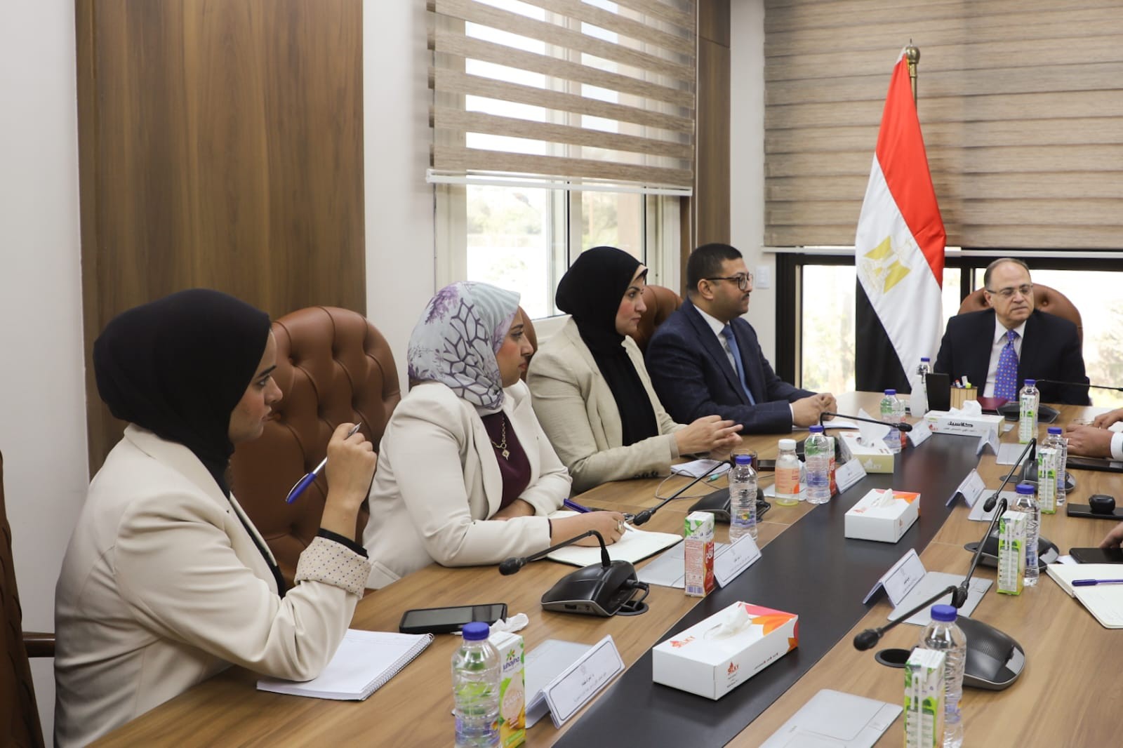 رئيس هيئة الدواء يجتمع مع ممثلي شركة فارما أوفرسيز