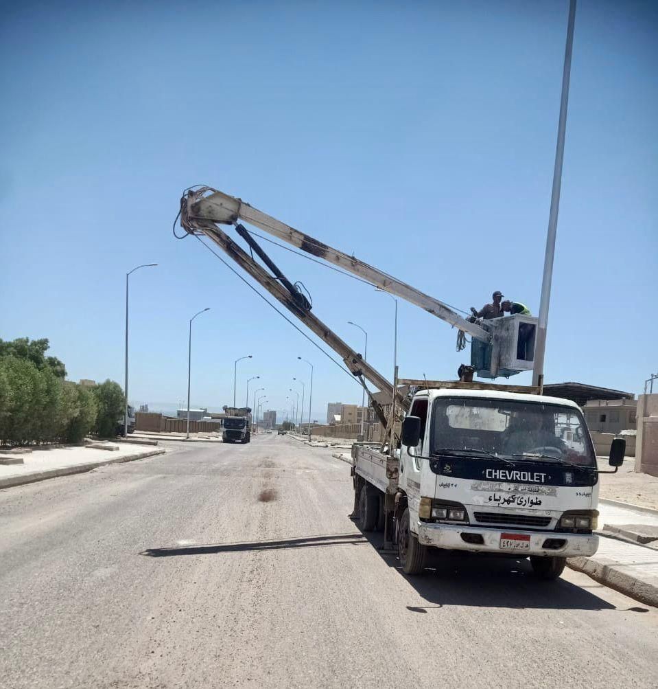 أعمال تطوير الطرق والمرافق بالمناطق الصناعية