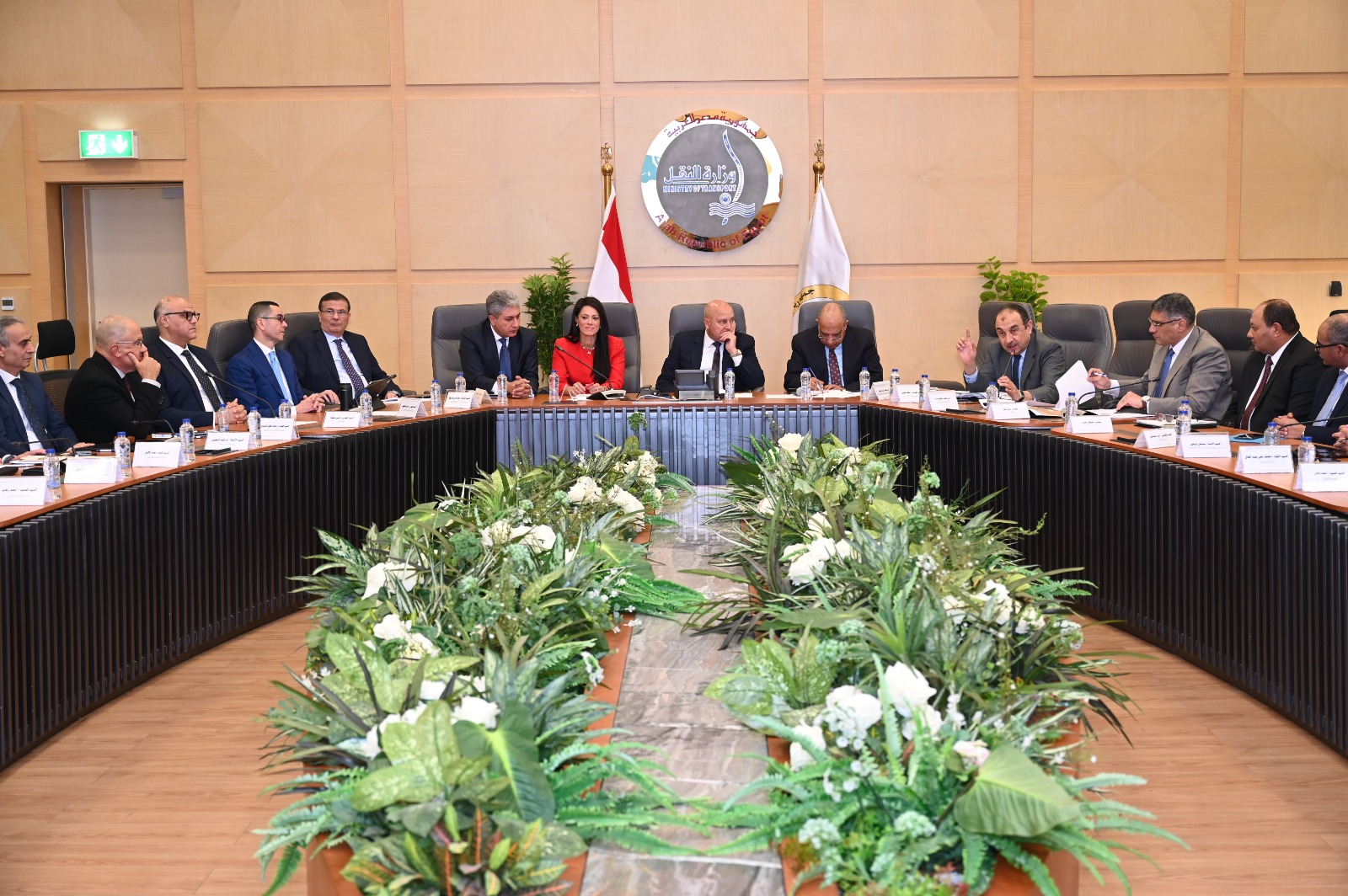 الوزير يترأس اجتماع المجموعة الوزارية للتنمية الصناعية