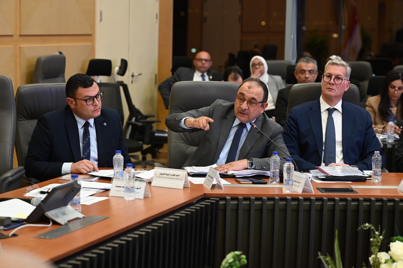 الوزير يترأس اجتماع المجموعة الوزارية للتنمية الصناعية