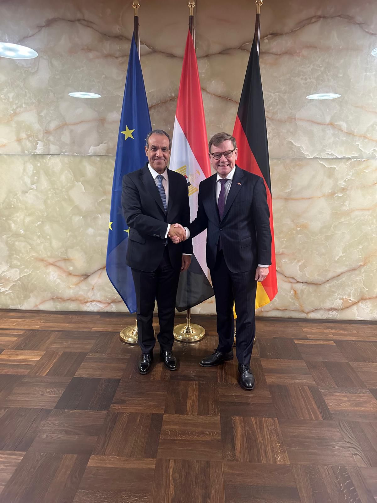 مشاورات بين وزير الخارجية ونظيره الألماني