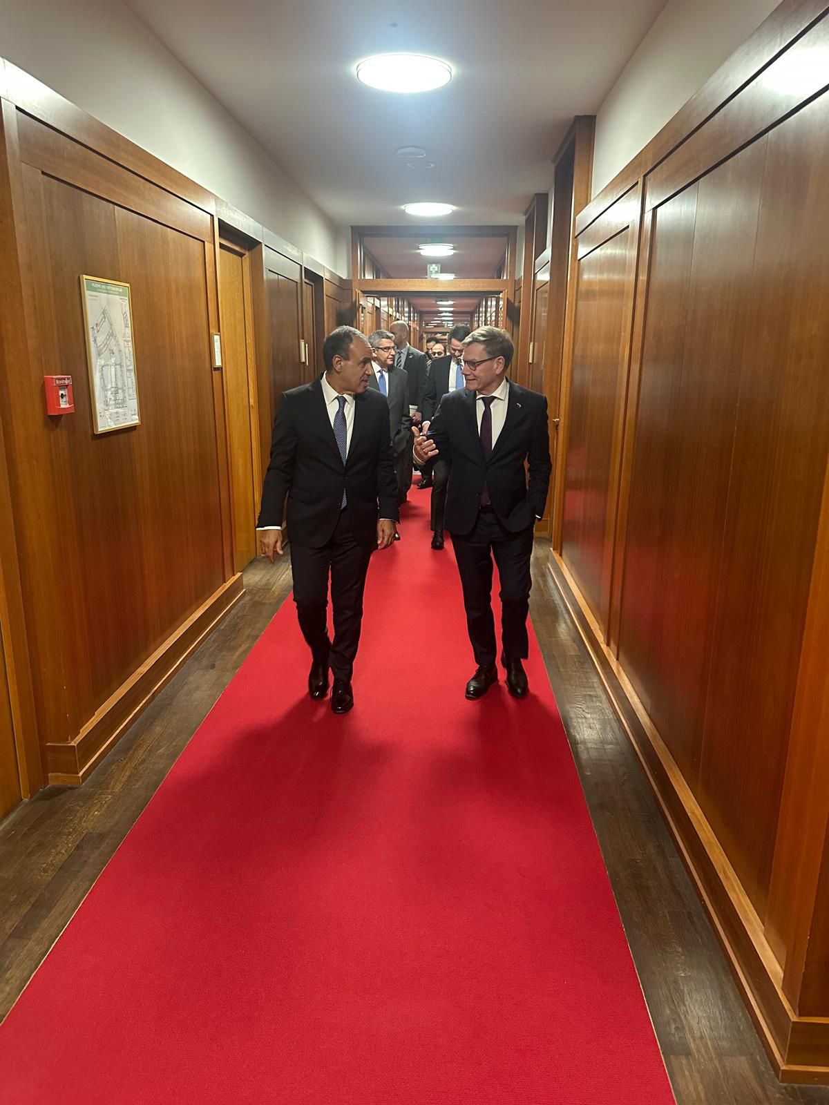 مشاورات بين وزير الخارجية ونظيره الألماني