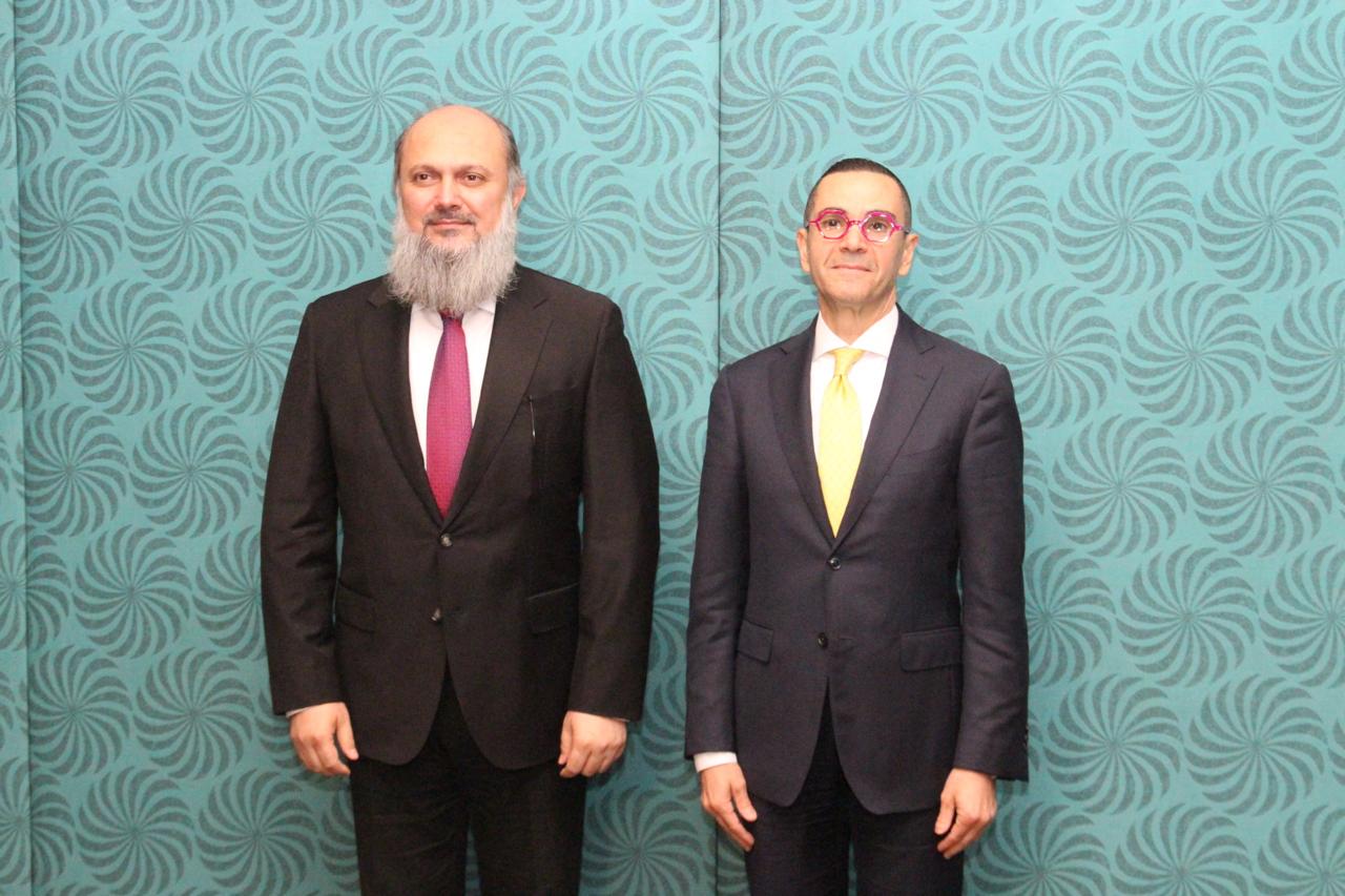 وزير الاستثمار يلتقي وزير التجارة الباكستاني