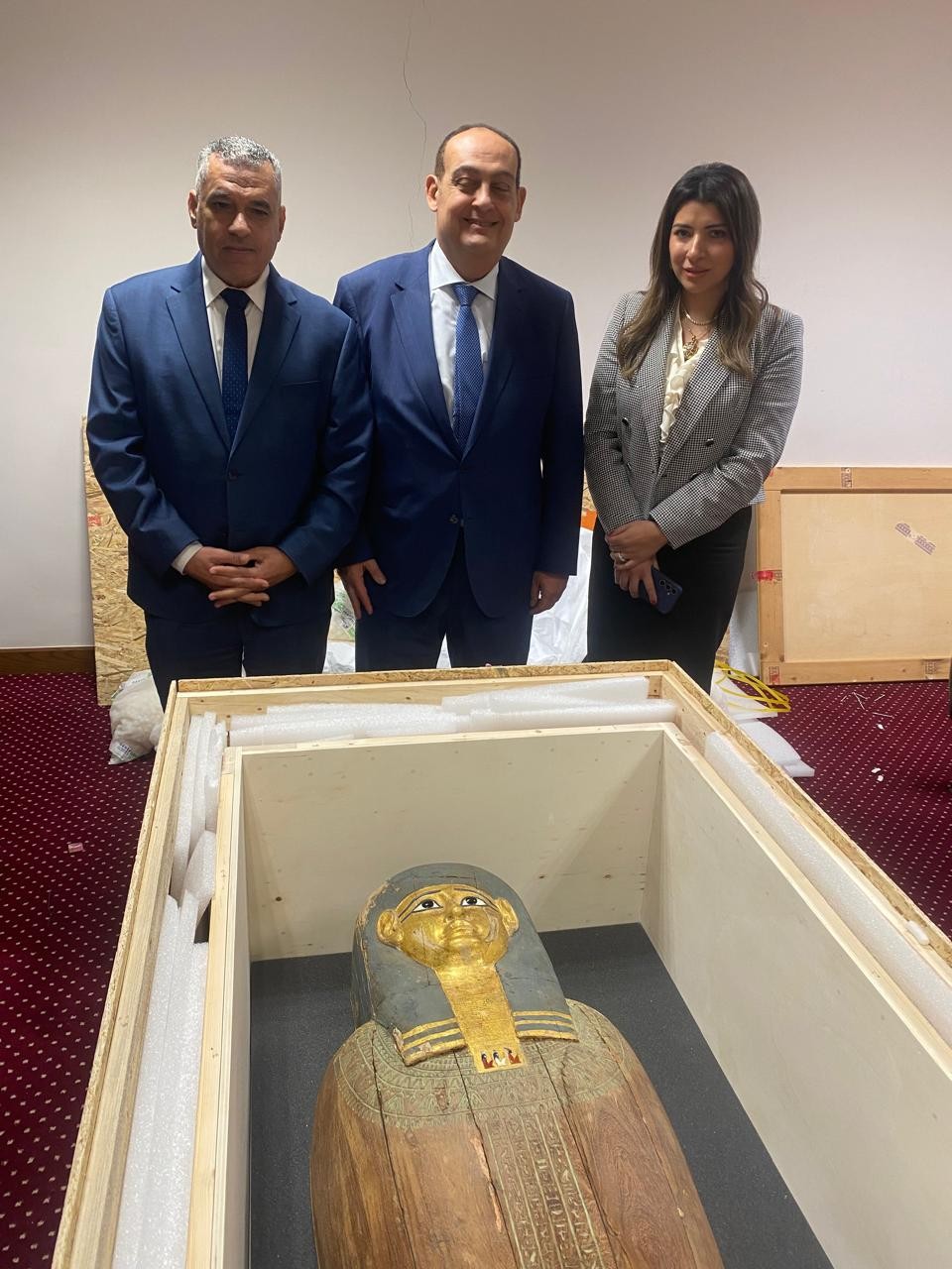مصر تستعيد قطعتين أثريتين من بلجيكا