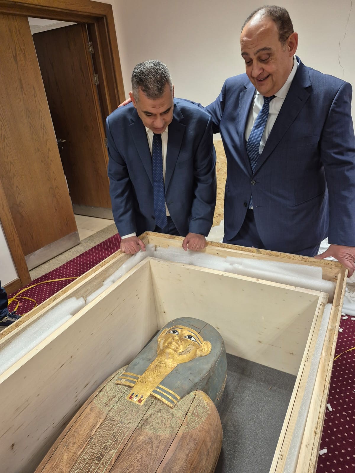 مصر تستعيد قطعتين أثريتين من بلجيكا