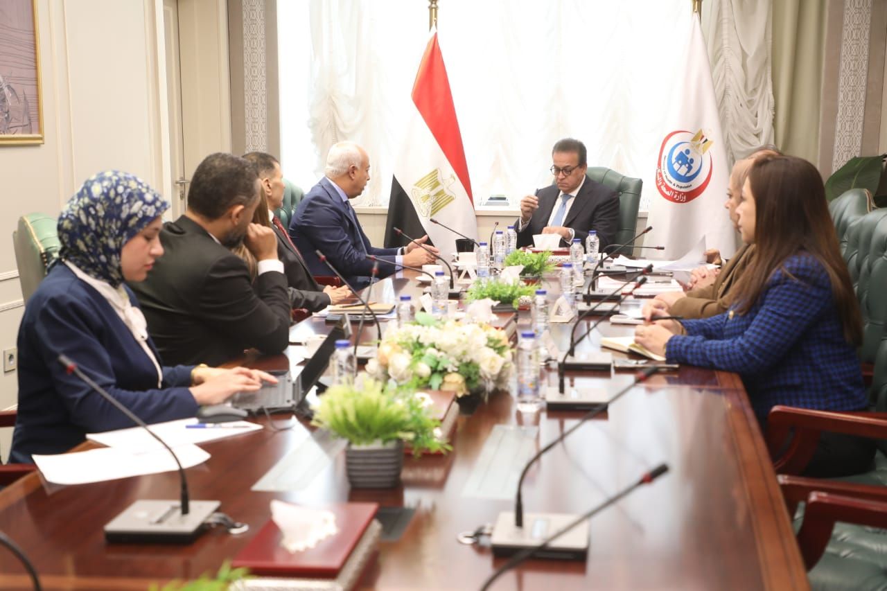 وزير الصحة يستقبل وفد شركة جمجوم فارما