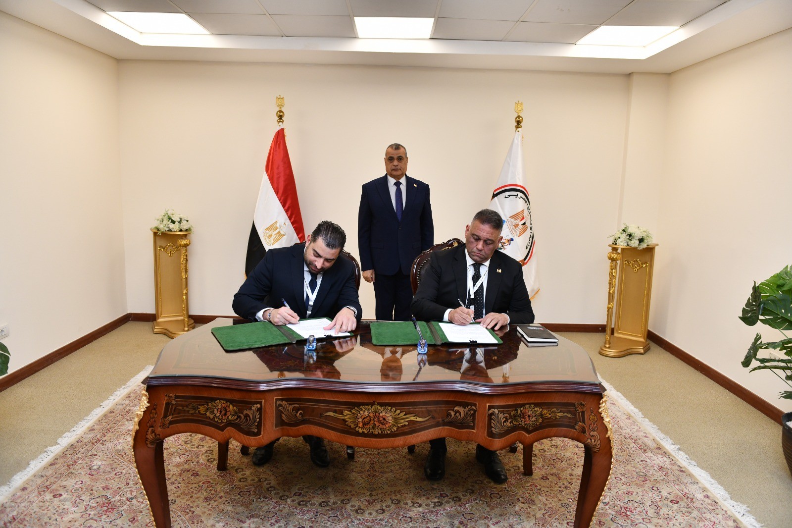 مراسم توقيع عقدين للتعاون المشترك في مجال التصنيع العسكري