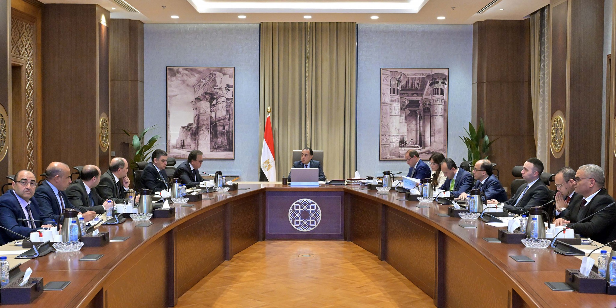 رئيس الوزراء يُتابع جهود توافر الأدوية