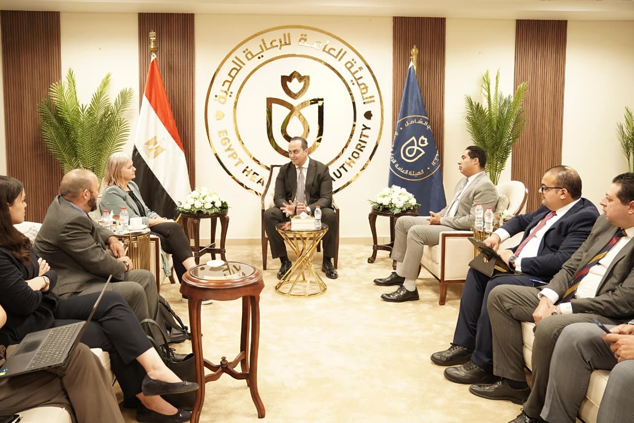 رئيس هيئة الرعاية الصحية يلتقي وفد وزارة التجارة والأعمال والسفارة البريطانية