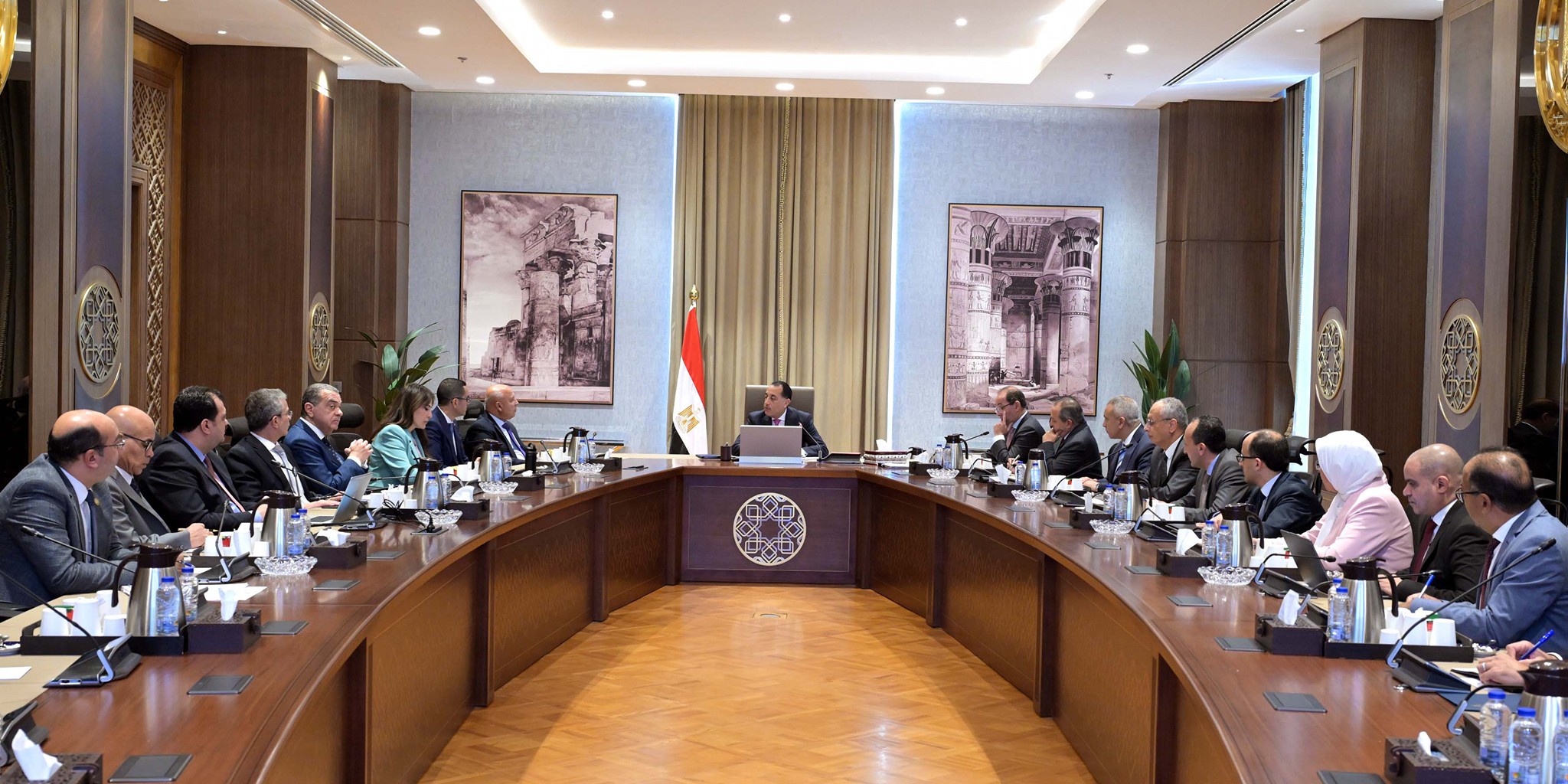 رئيس الوزراء يُتابع إجراءات منع تهريب السلع والبضائع في مختلف المنافذ