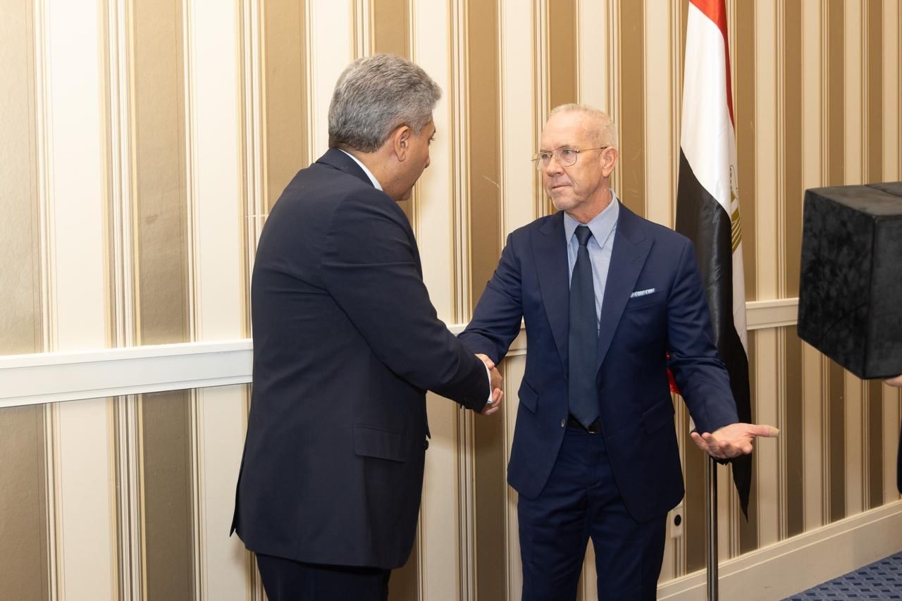 وزير السياحة يلتقي رئيس اتحاد منظمي الرحلات الأمريكى