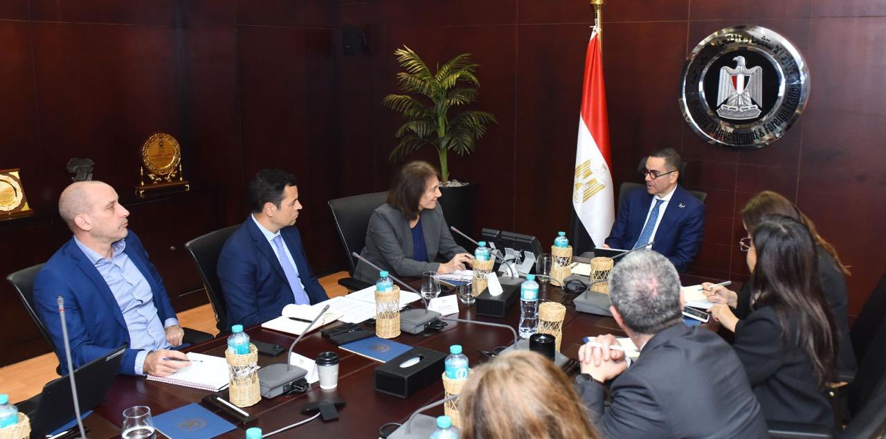 وزير الاستثمار يلتقي بعثة صندوق النقد الدولي