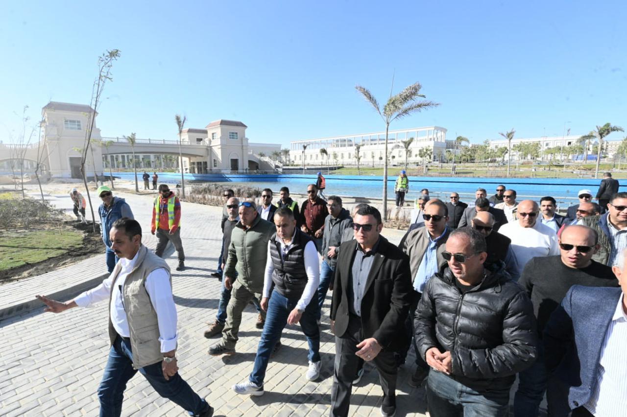 وزير الإسكان يتفقد مشروع سكن لكل المصريين بالعلمين الجديدة
