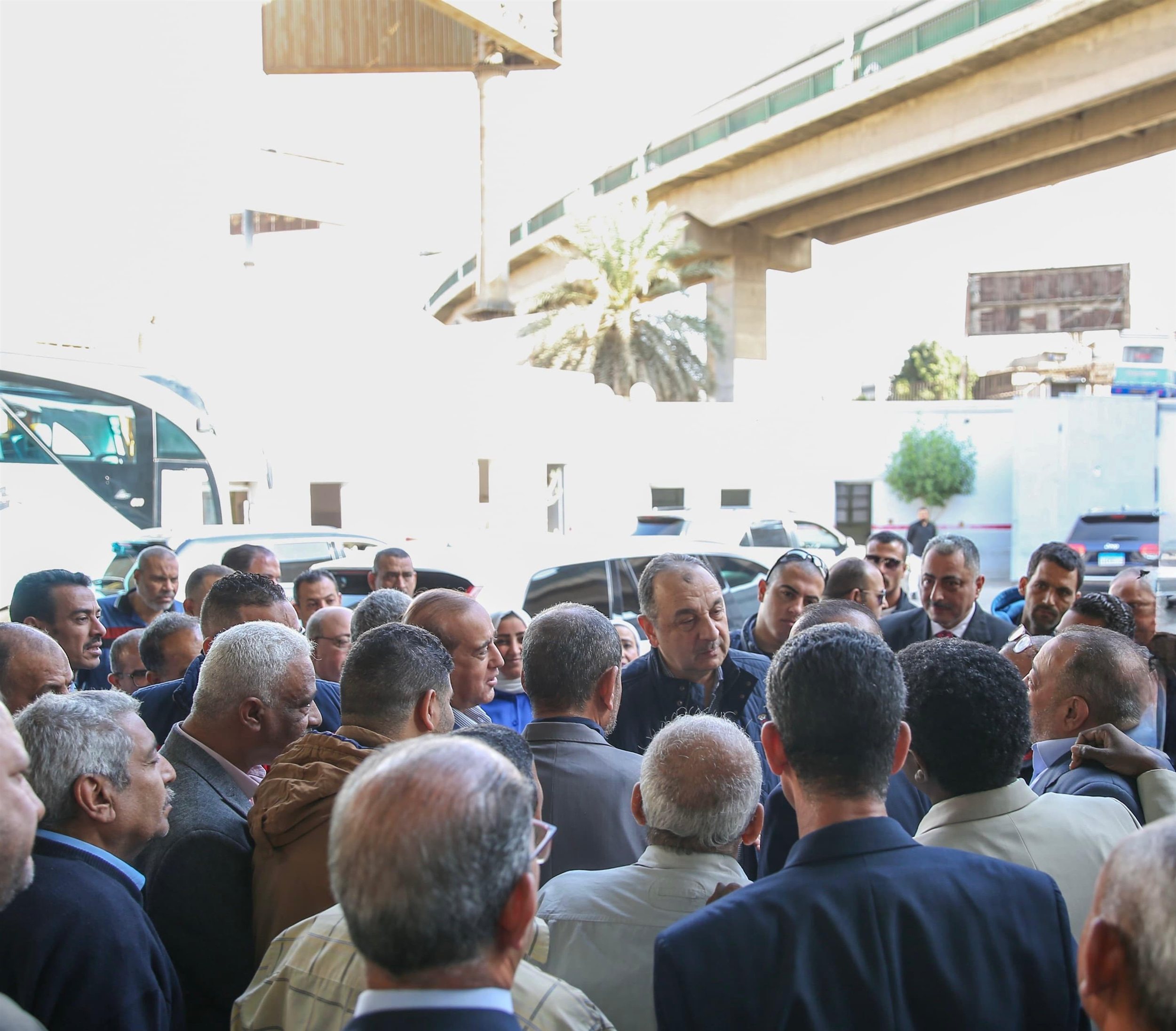 شيمي في جولة للمواقع التابعة في قطاعي السياحة والتشييد