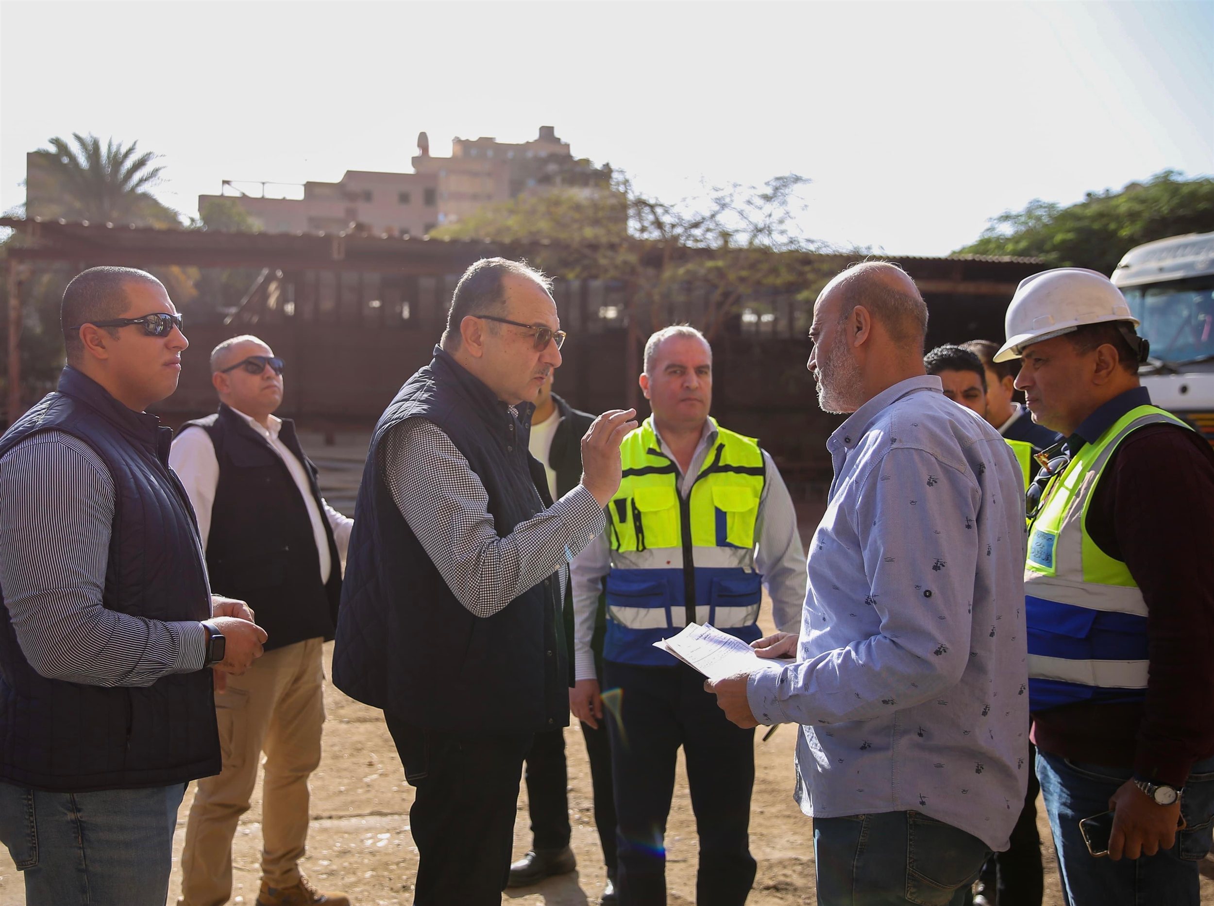 شيمي في جولة للمواقع التابعة في قطاعي السياحة والتشييد