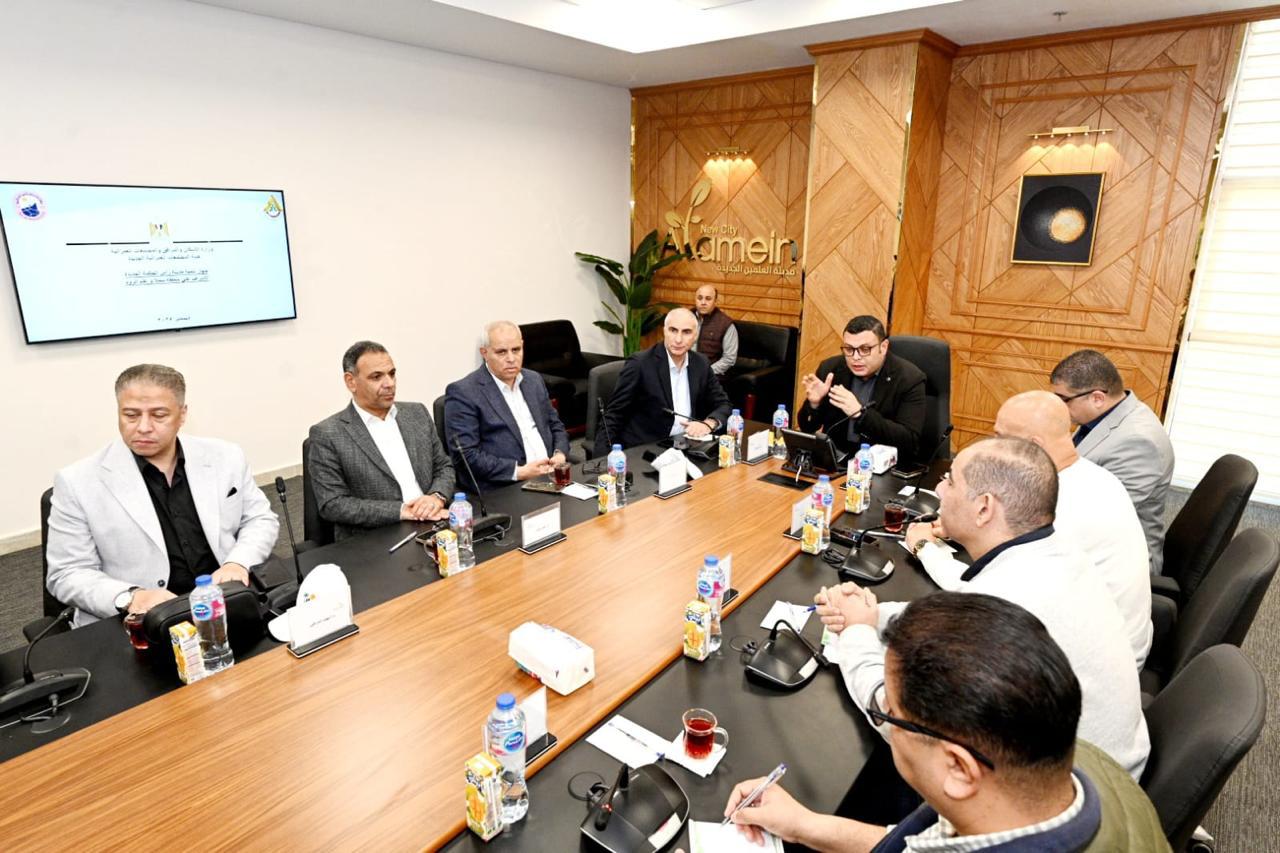 الشربيني يتابع موقف تنفيذ المشروعات التنموية بالعلمين الجديدة