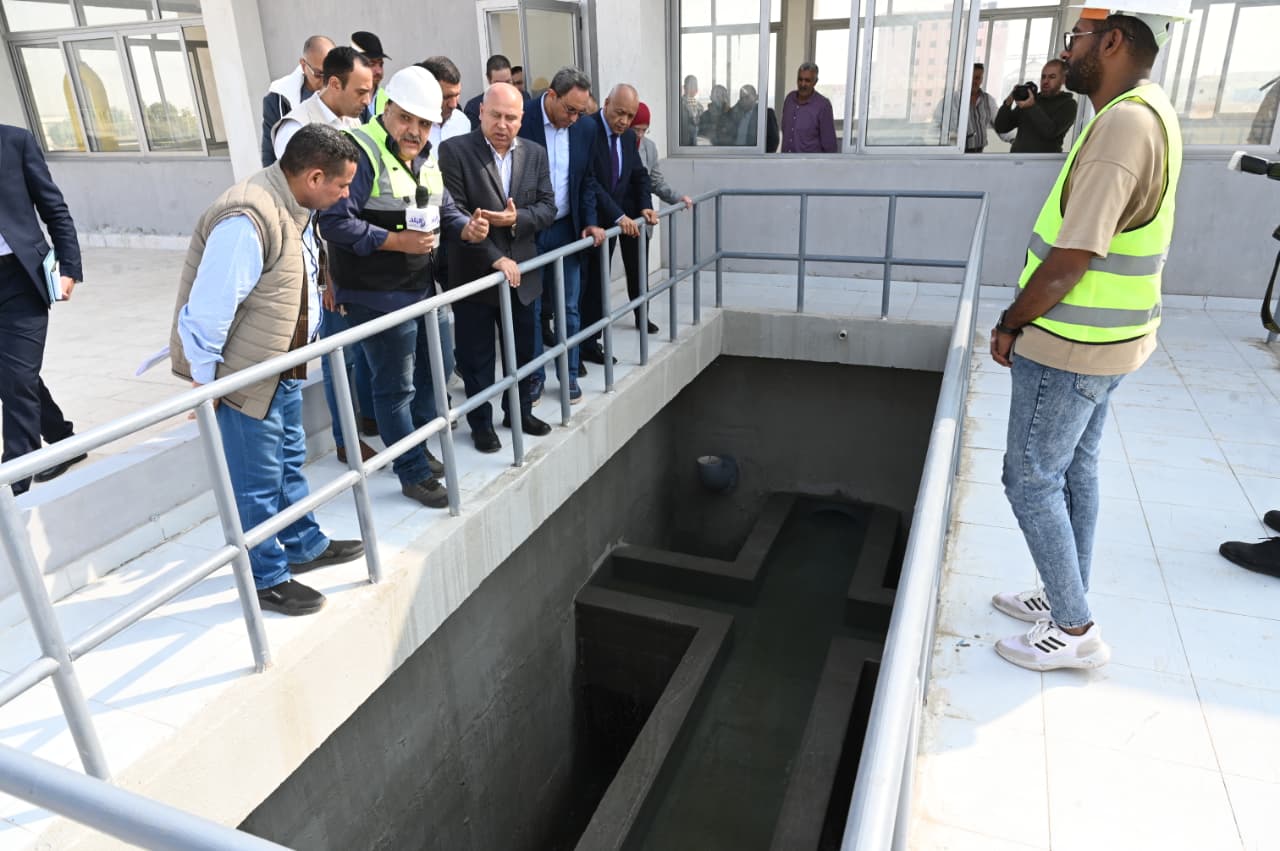 وزير الصناعة والنقل يتفقد منطقة قفط