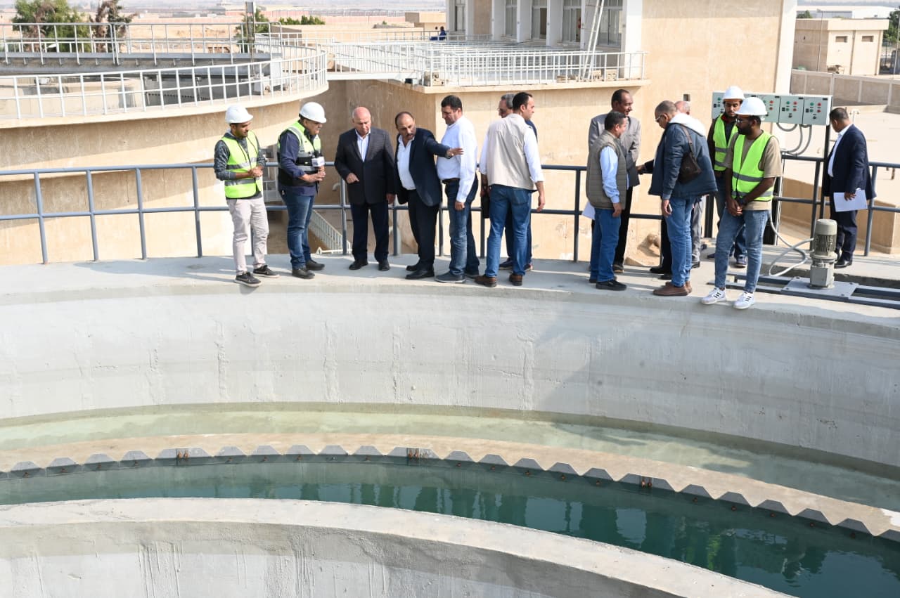 وزير الصناعة والنقل يتفقد منطقة قفط