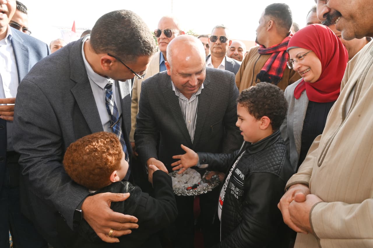 وزير الصناعة والنقل يتفقد منطقة هو