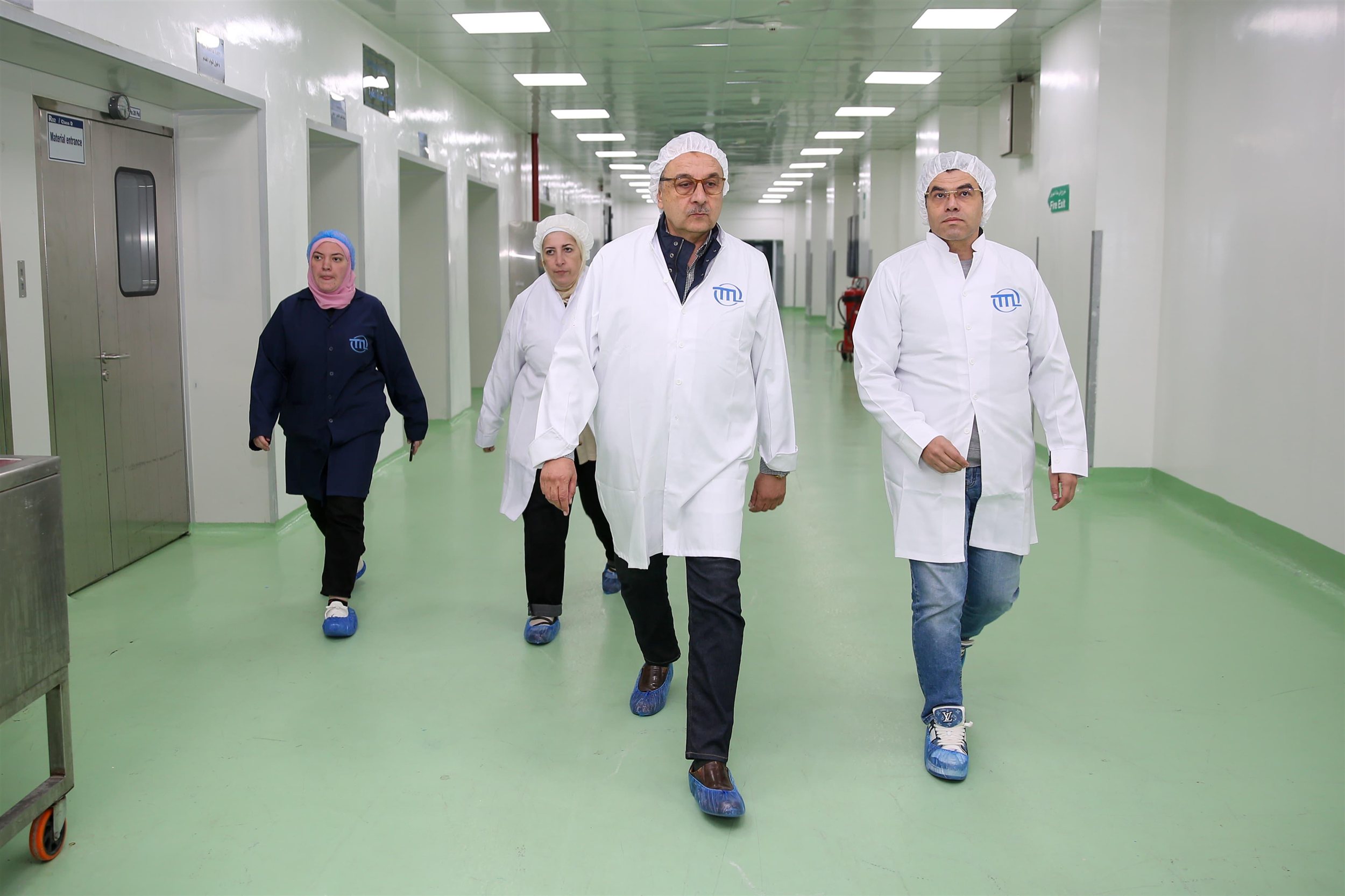 وزير قطاع الأعمال العام يتفقد شركة ممفيس للأدوية