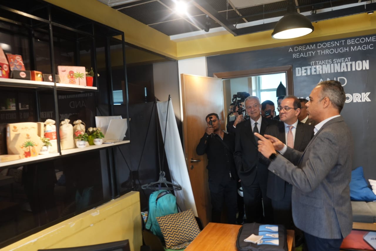 وزير المالية في حوار مفتوح مع طلاب جامعة النيل