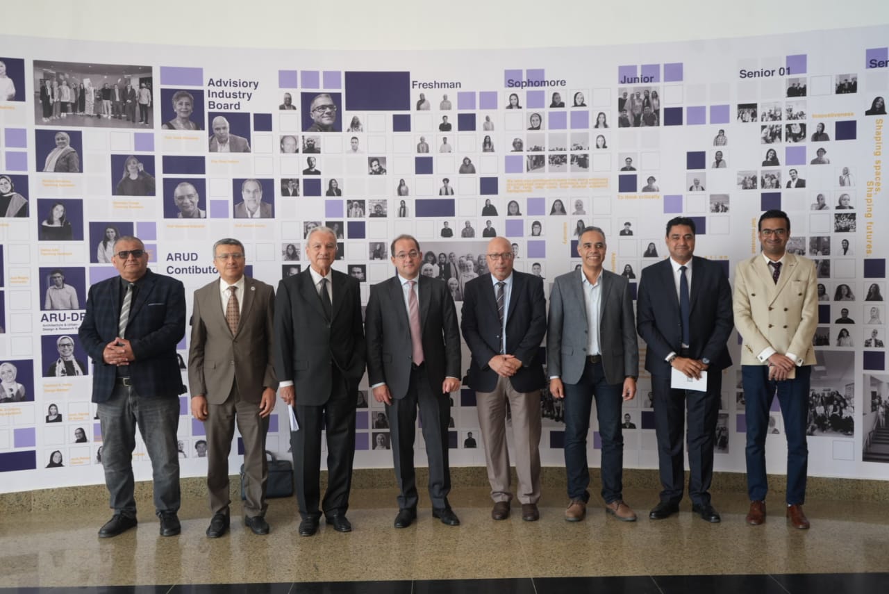 وزير المالية في حوار مفتوح مع طلاب جامعة النيل