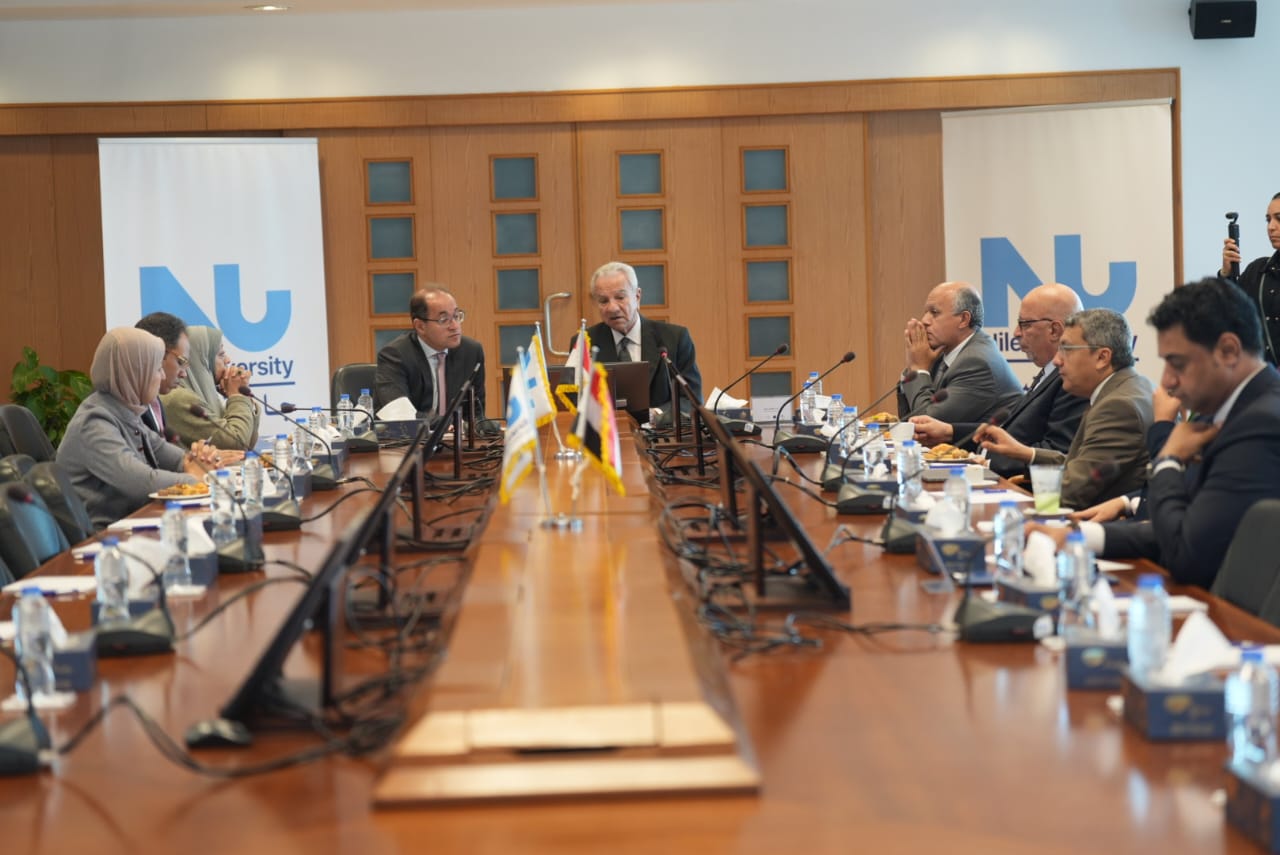 وزير المالية في حوار مفتوح مع طلاب جامعة النيل