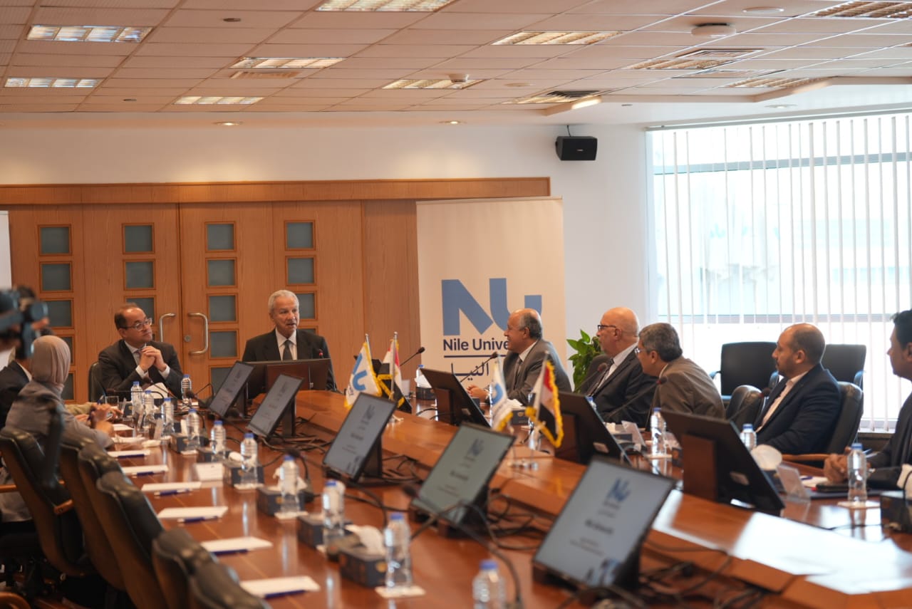 وزير المالية في حوار مفتوح مع طلاب جامعة النيل