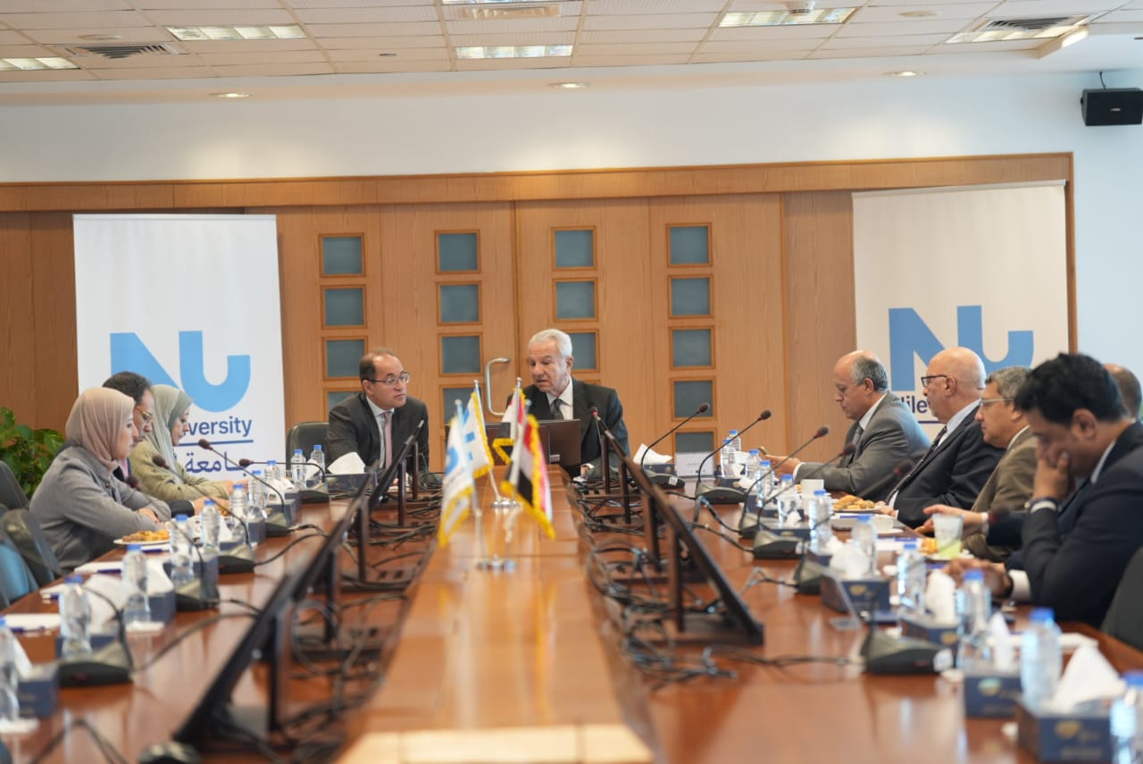 وزير المالية في حوار مفتوح مع طلاب جامعة النيل