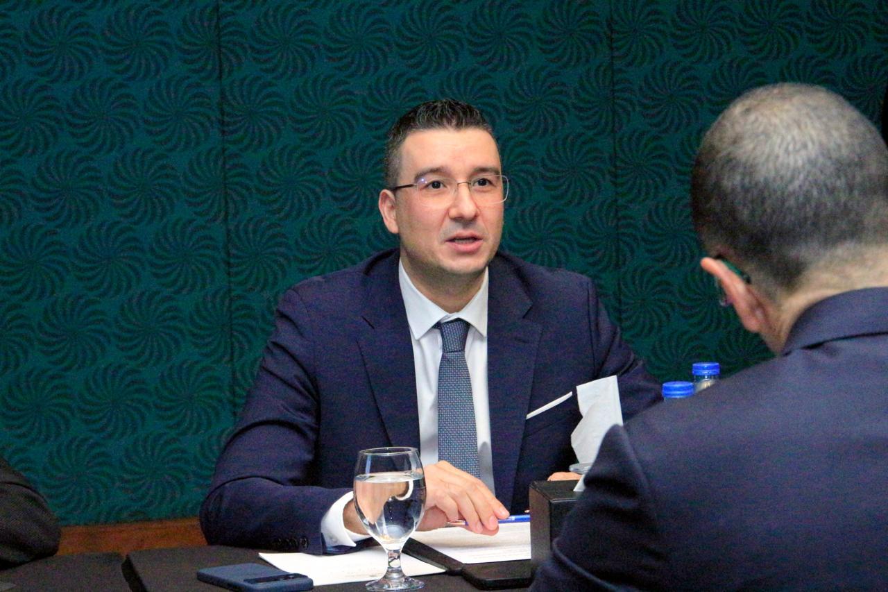 بيتر ديلوف وزير الاقتصاد والصناعة بجمهورية بلغاريا