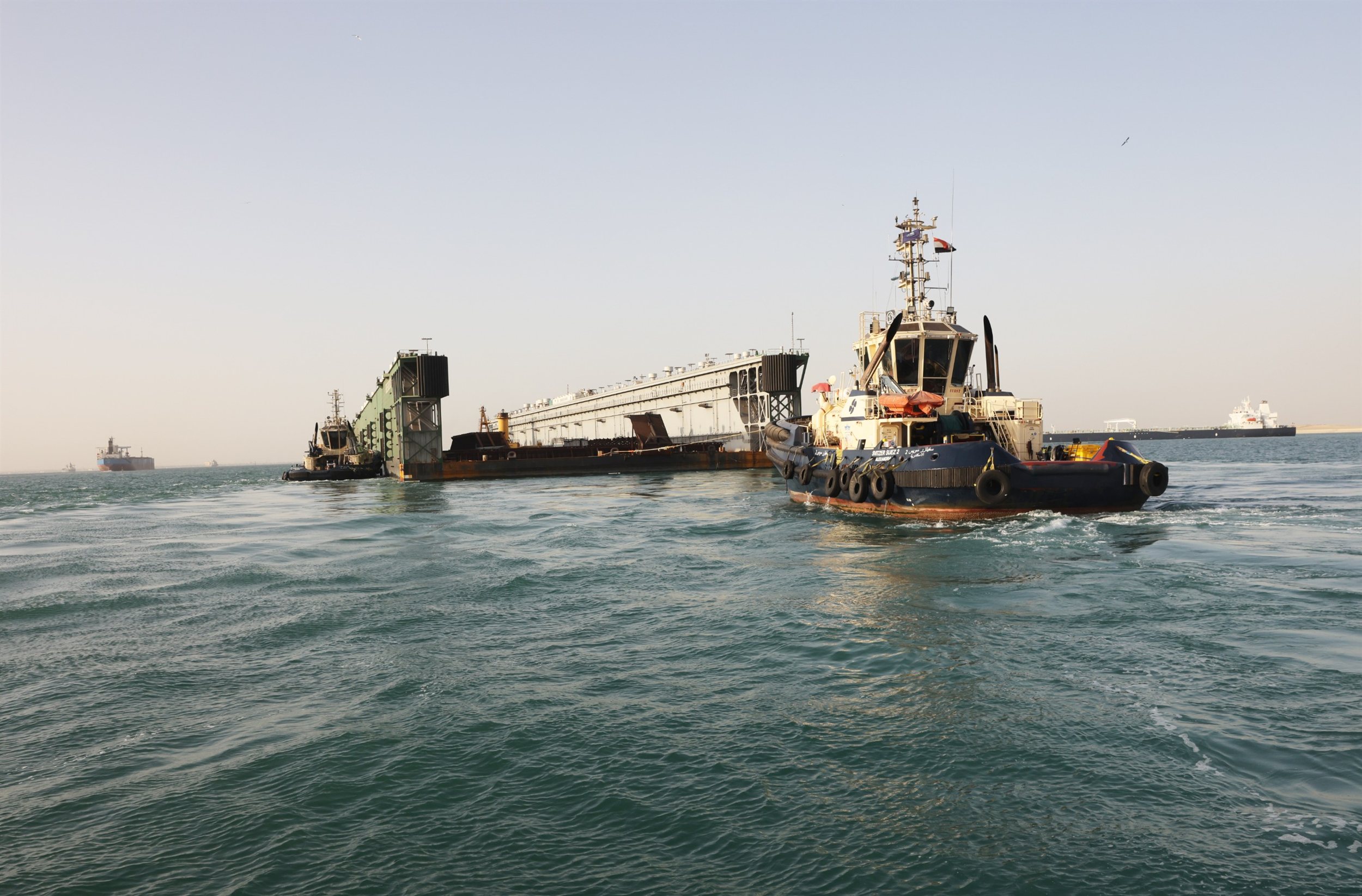 نجاح عملية عبور الحوض العائم GREEN DOCK 3 