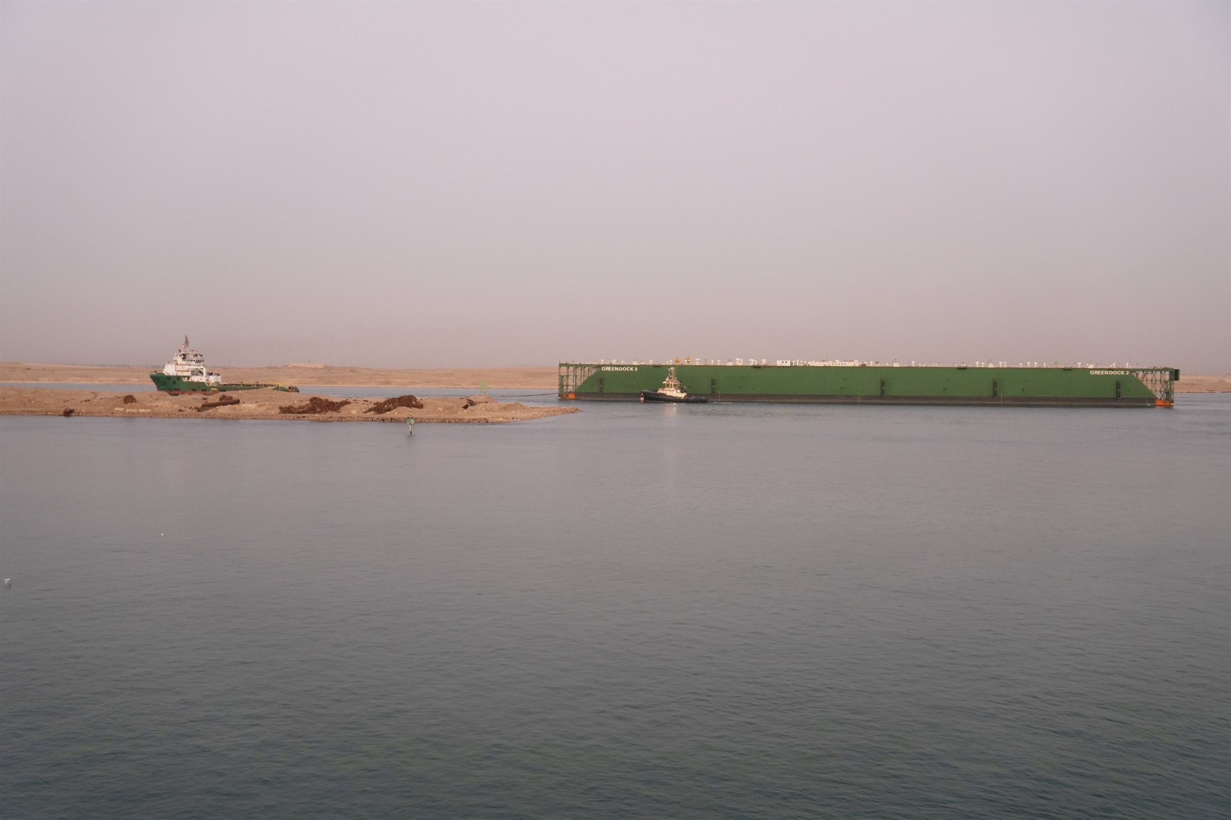 نجاح عملية عبور الحوض العائم GREEN DOCK 3 