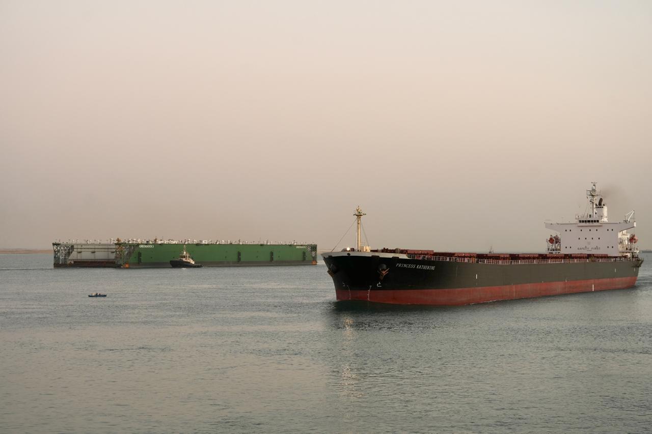 نجاح عملية عبور الحوض العائم GREEN DOCK 3 
