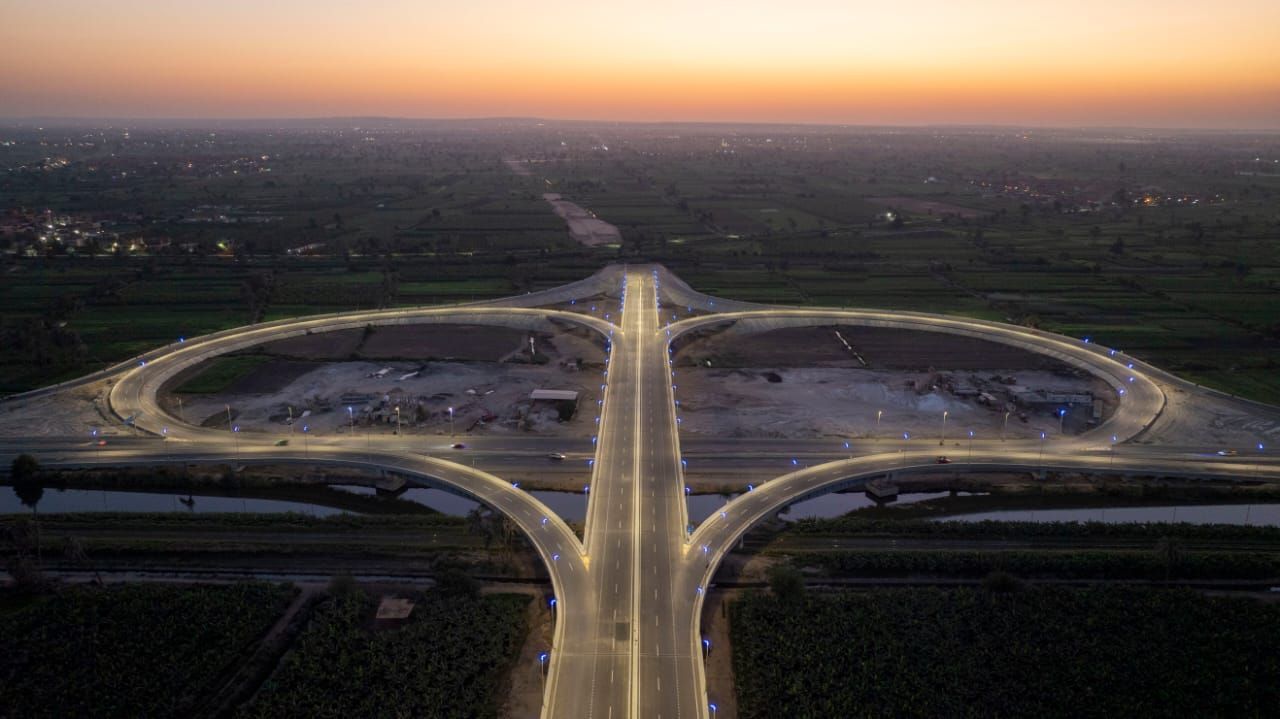 الوزير يتفقد محطات ومسار الخط الثاني من شبكة القطار السريع وكباري المزلقانات ومحاور النيل