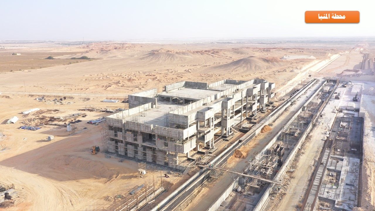 الوزير يتفقد محطات ومسار الخط الثاني من شبكة القطار السريع وكباري المزلقانات ومحاور النيل