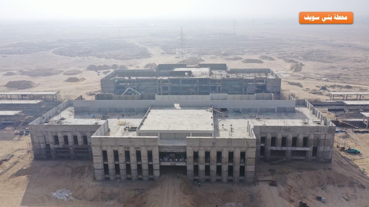 الوزير يتفقد محطات ومسار الخط الثاني من شبكة القطار السريع وكباري المزلقانات ومحاور النيل