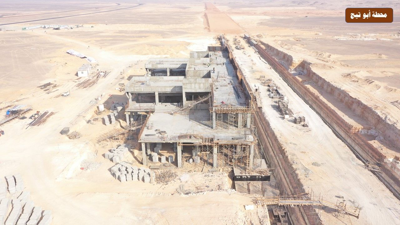 الوزير يتفقد محطات ومسار الخط الثاني من شبكة القطار السريع وكباري المزلقانات ومحاور النيل