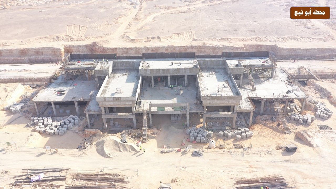 الوزير يتفقد محطات ومسار الخط الثاني من شبكة القطار السريع وكباري المزلقانات ومحاور النيل