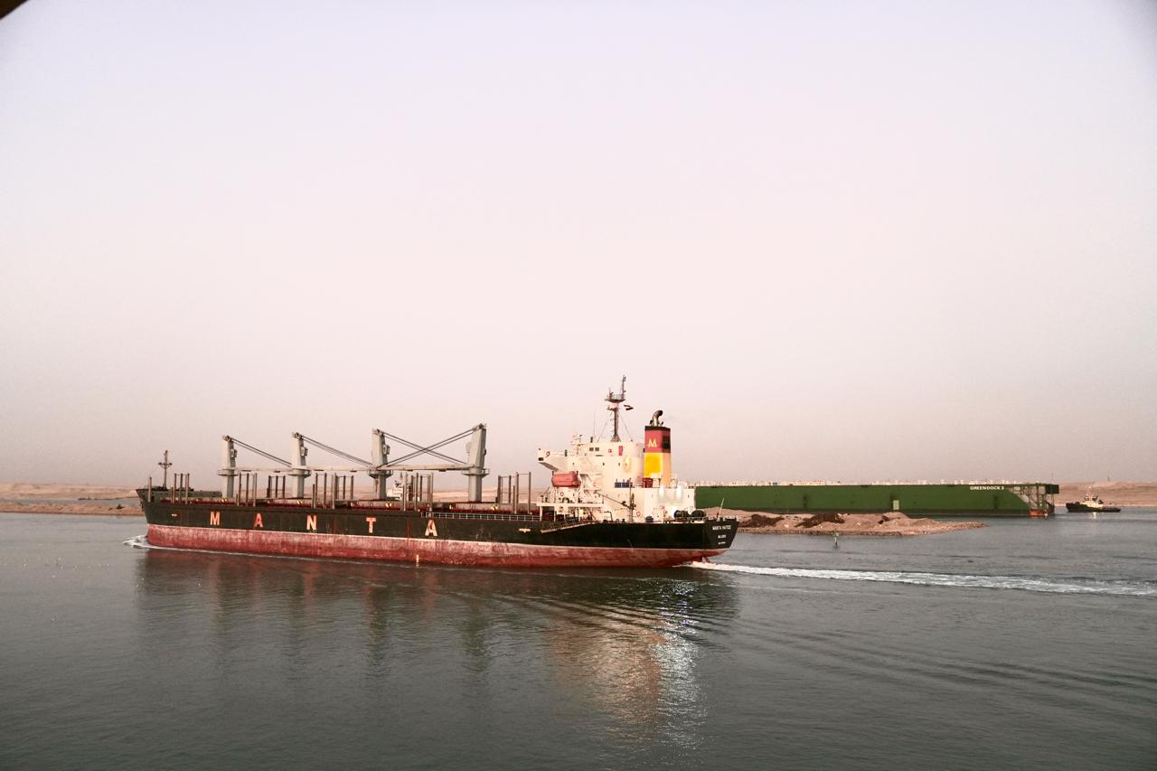 نجاح عملية عبور الحوض العائم GREEN DOCK 3 