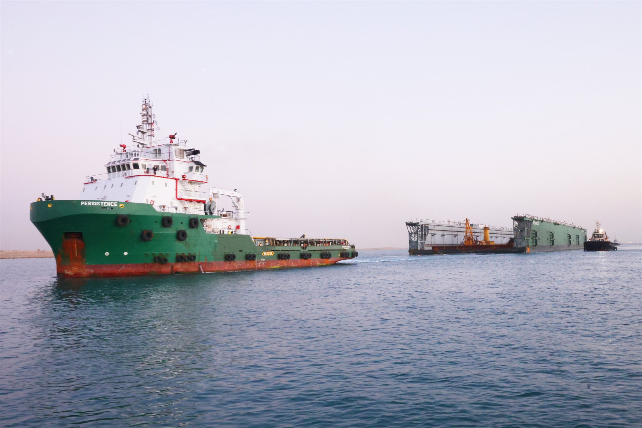 نجاح عملية عبور الحوض العائم GREEN DOCK 3 