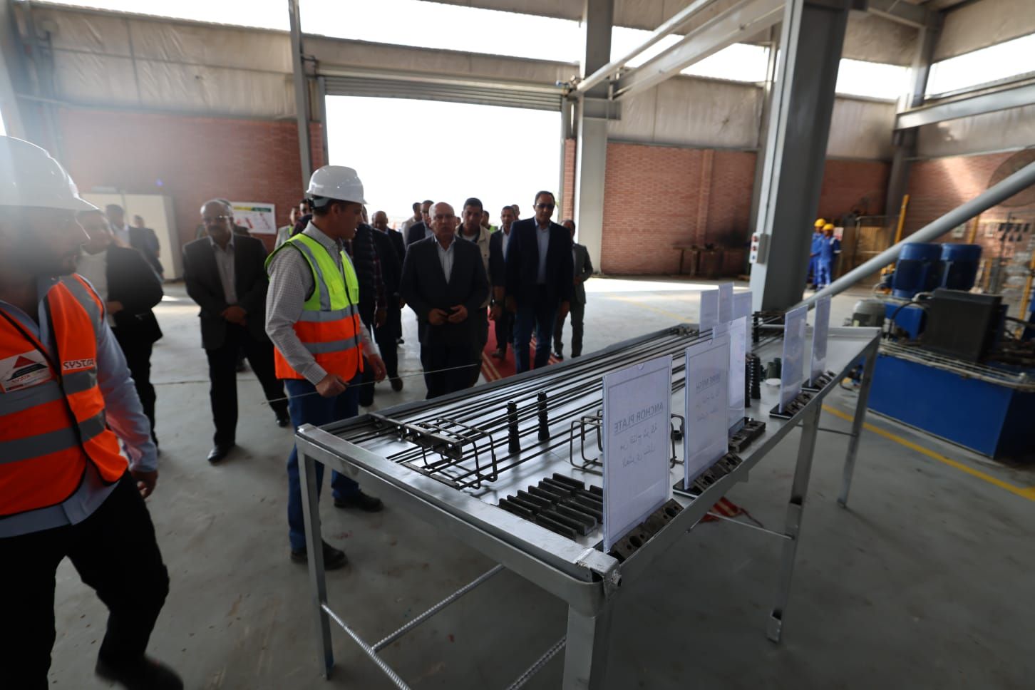 الوزير يتفقد محطات ومسار الخط الثاني من شبكة القطار السريع وكباري المزلقانات ومحاور النيل