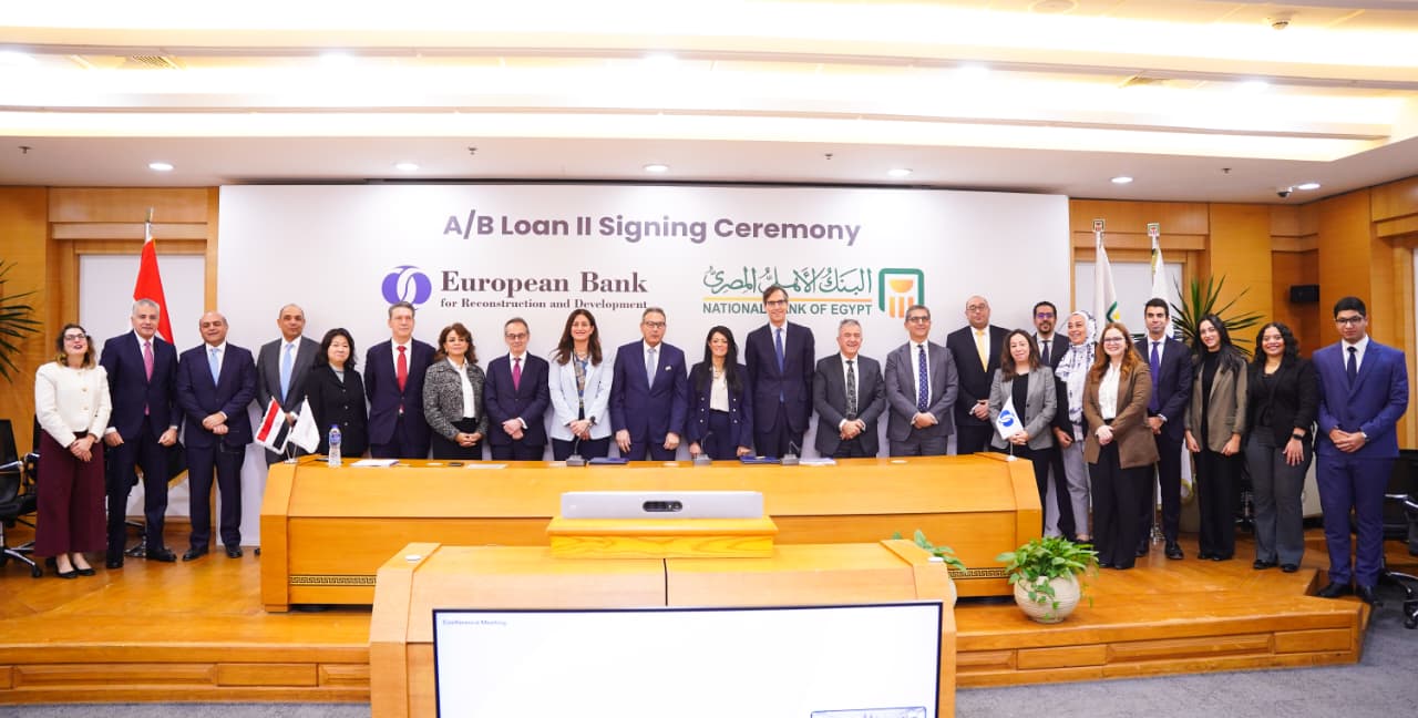 توقيع اتفاقية تمويل بين البنك الأوروبي والبنك الأهلي 