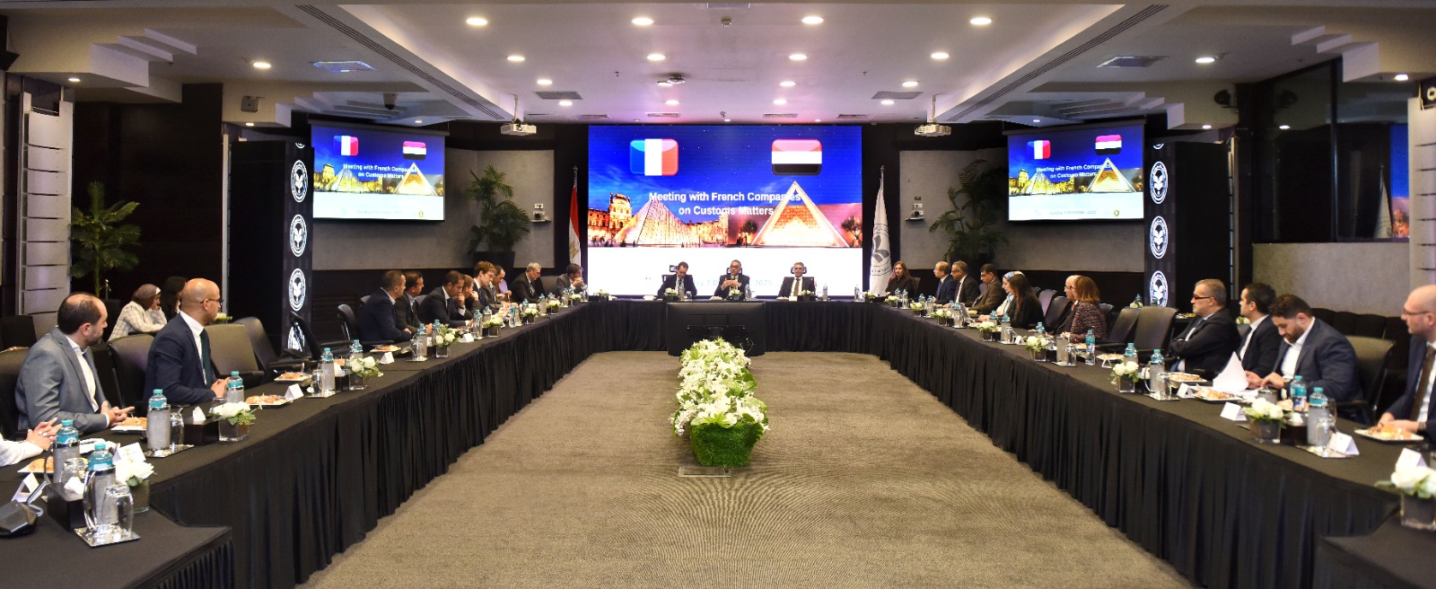 تعاون بين هيئة الاستثمار والجمارك والشركات الفرنسية