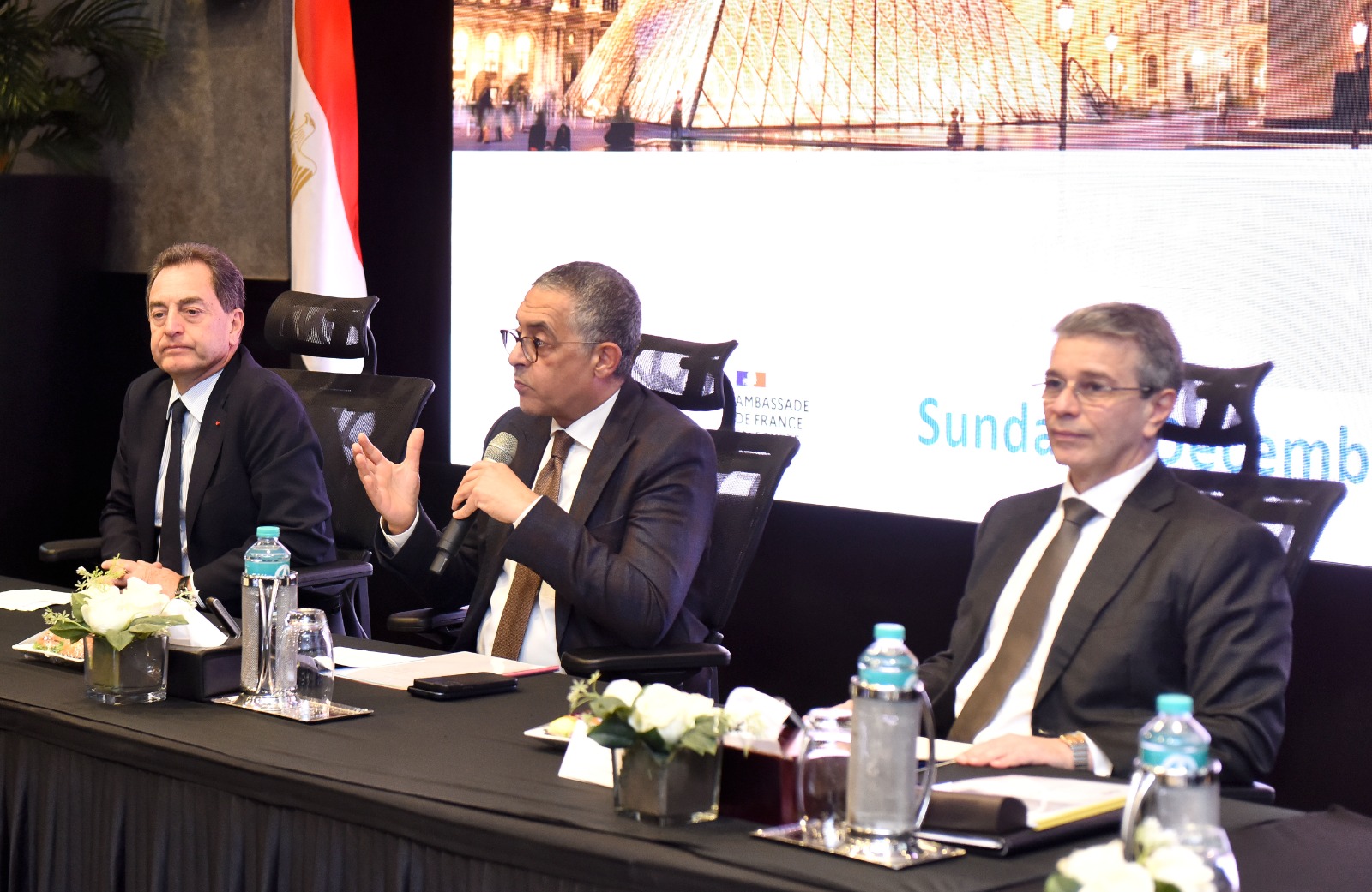 تعاون بين هيئة الاستثمار والجمارك والشركات الفرنسية