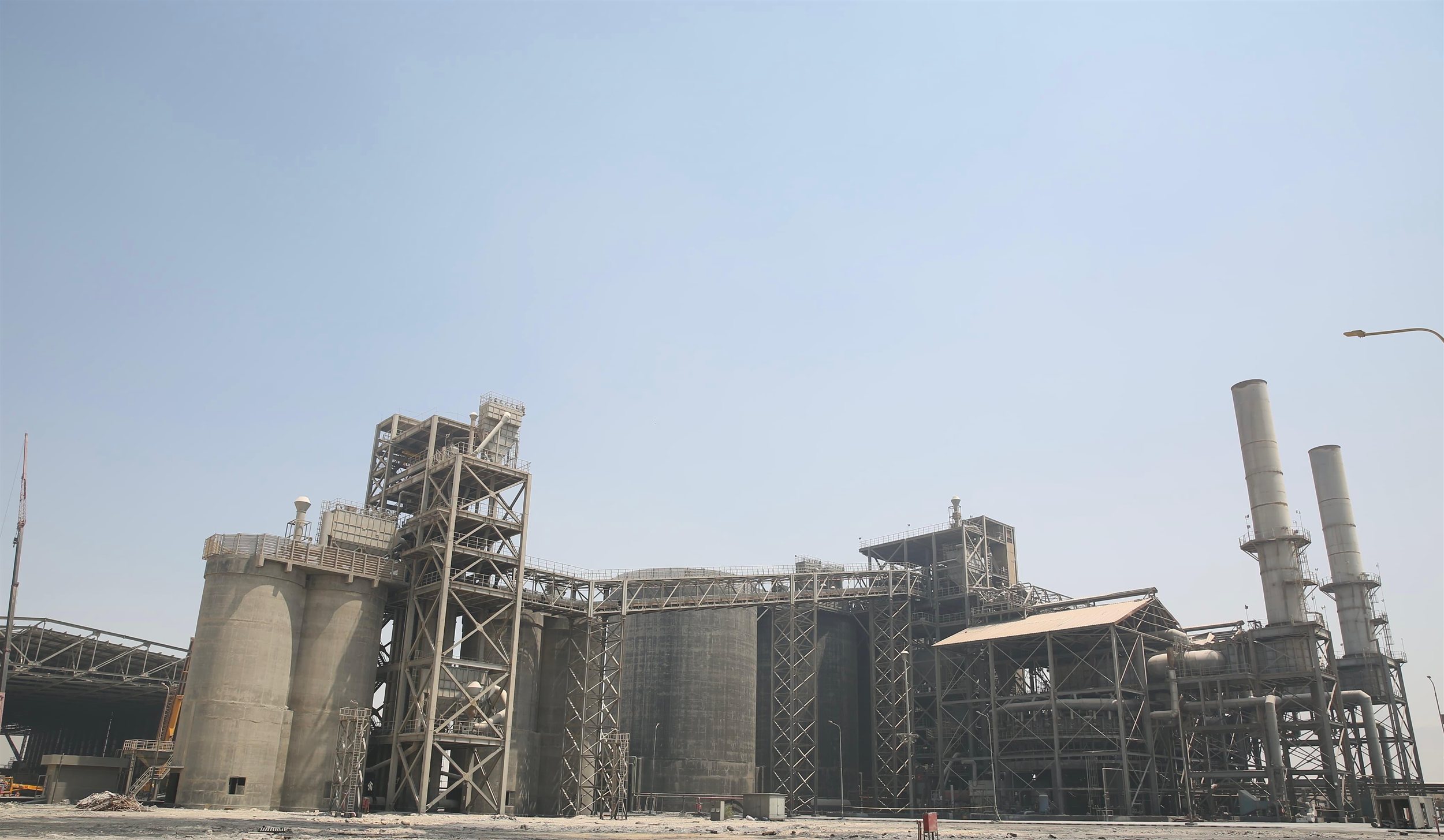 تصدير أول شحنة من إنتاج شركة الأنود الكربونية