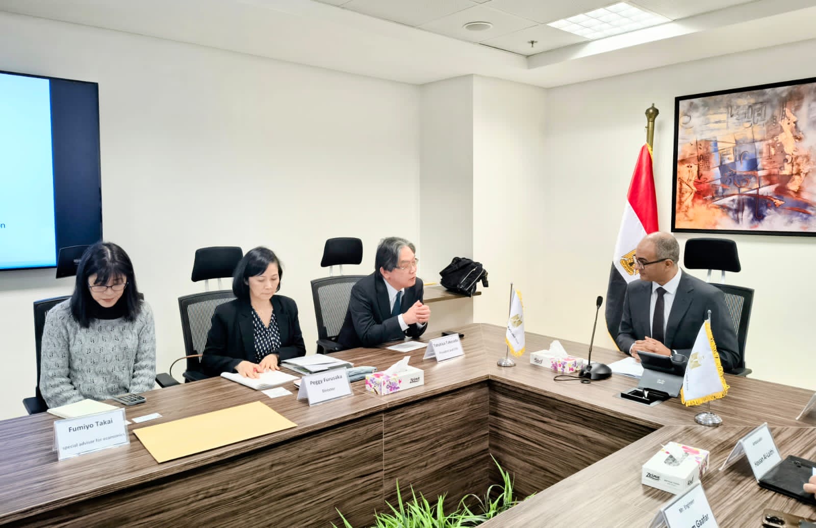 نائب وزير الإسكان يلتقي وفد مؤسسة اليابان للاستثمار الخارجي