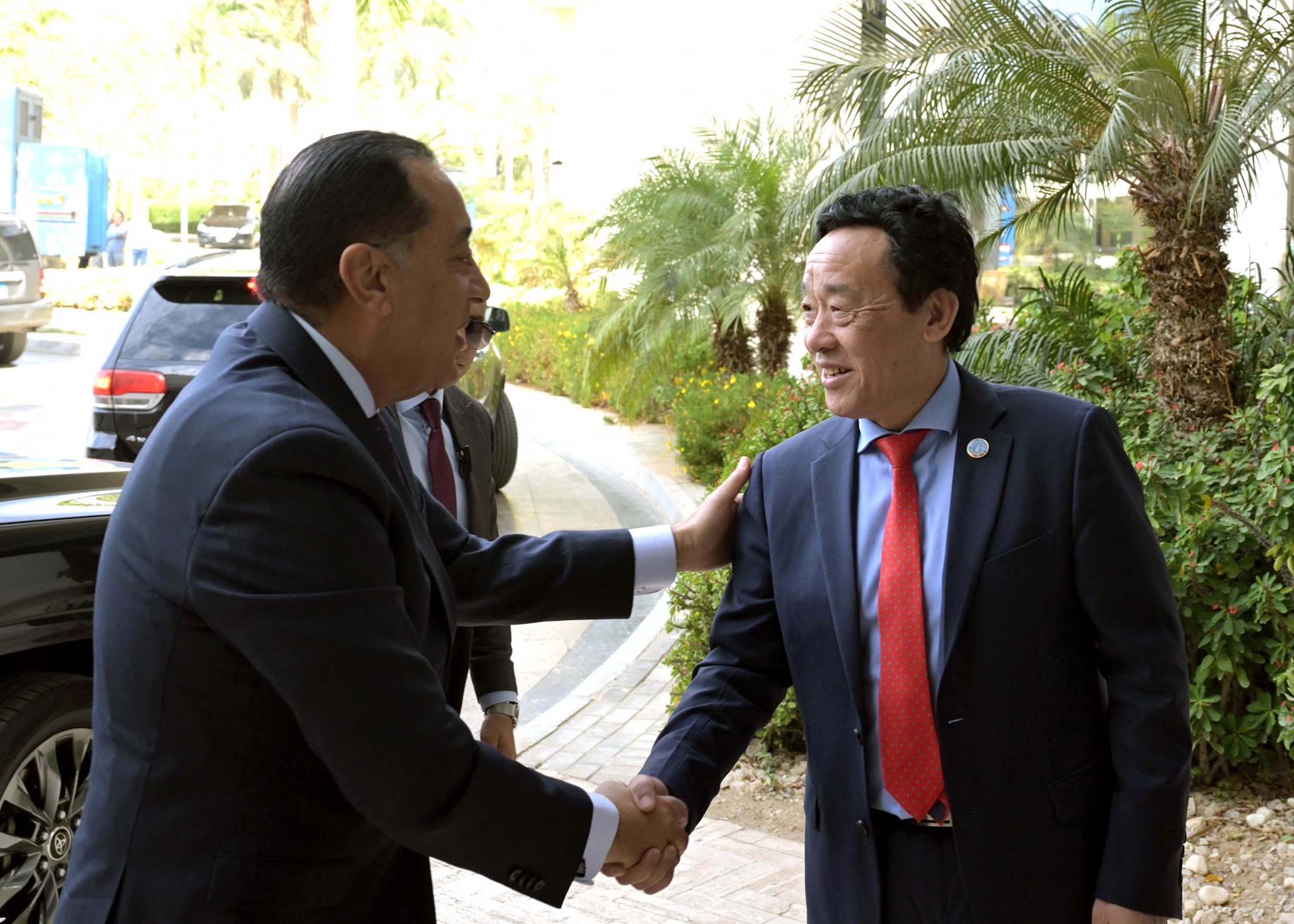 رئيس الوزراء يلتقي المدير العام لمنظمة الفاو