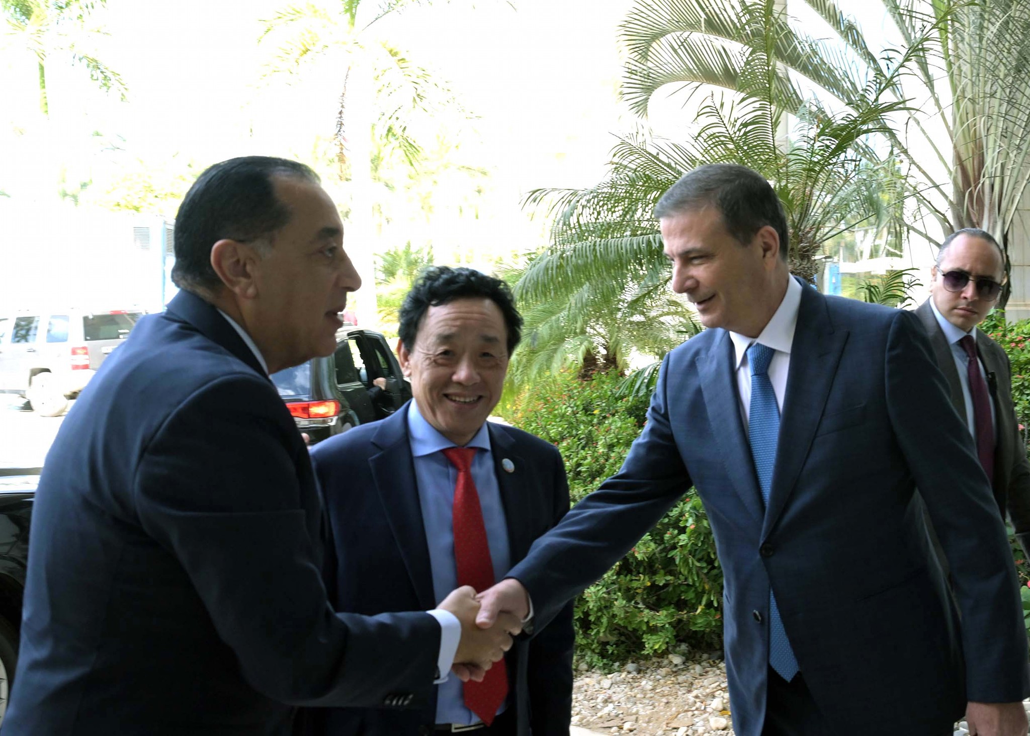 رئيس الوزراء يلتقي وزير الزراعة والمدير العام لمنظمة الفاو