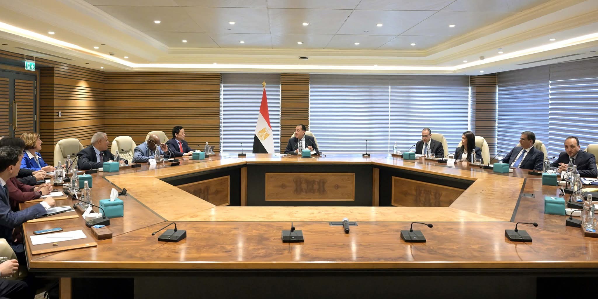 رئيس الوزراء يلتقي المدير العام لمنظمة الفاو