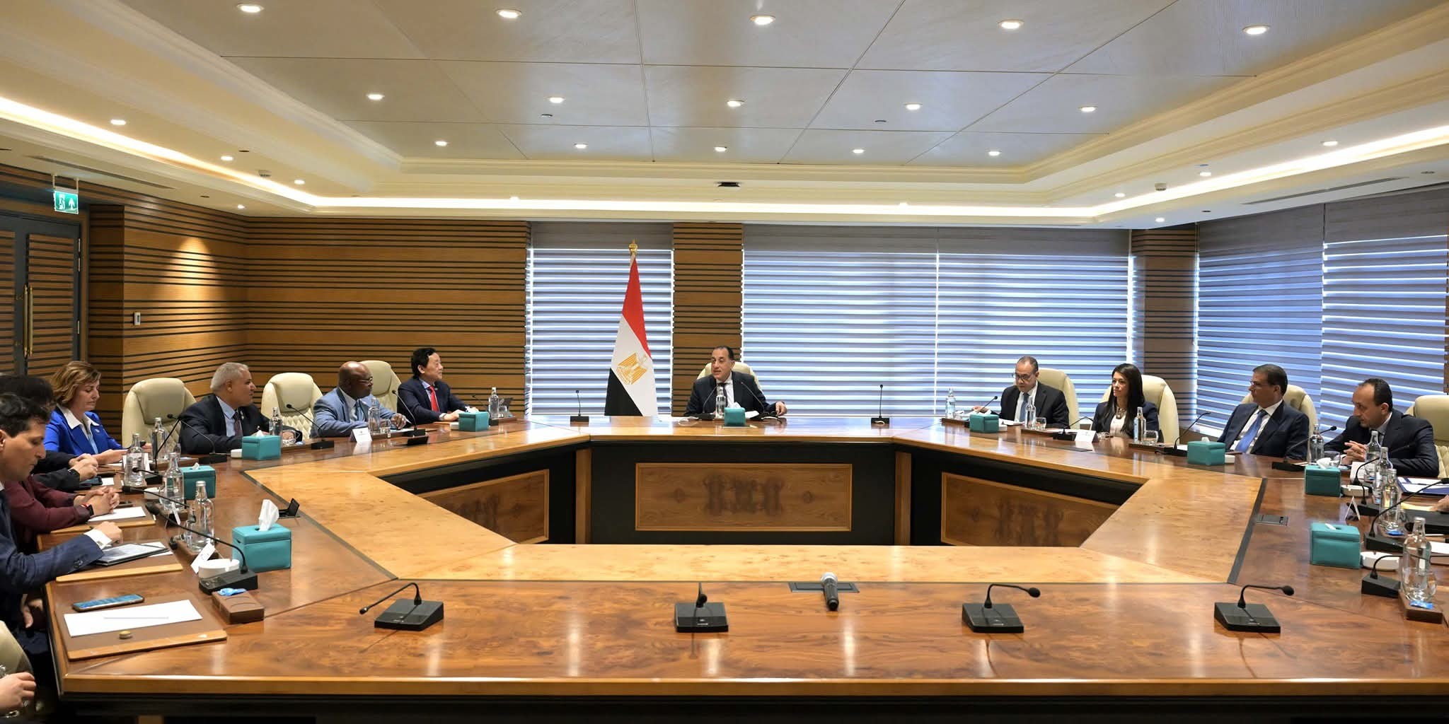 رئيس الوزراء يلتقي المدير العام لمنظمة الفاو